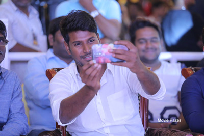 sundeep-kishan-at-samanthakamani-grand-release-event